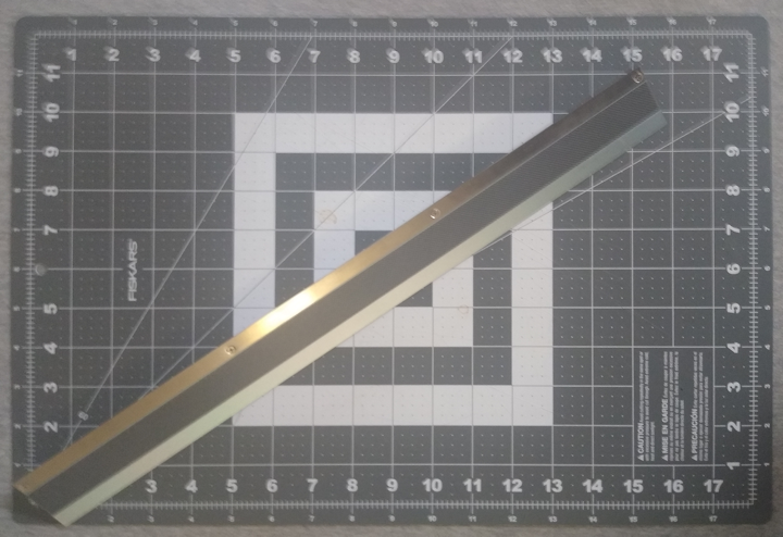 Fiskars Cutting Board and Straight Edge